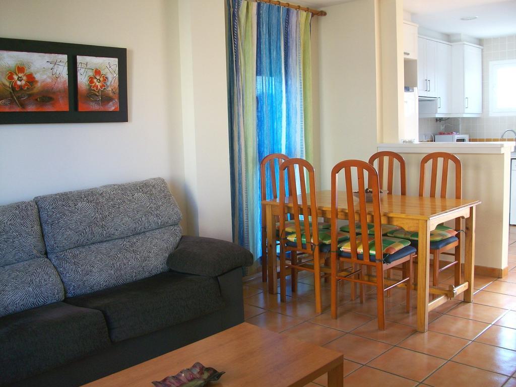 Apartamentos Par Tres - Oliva Nova 客房 照片
